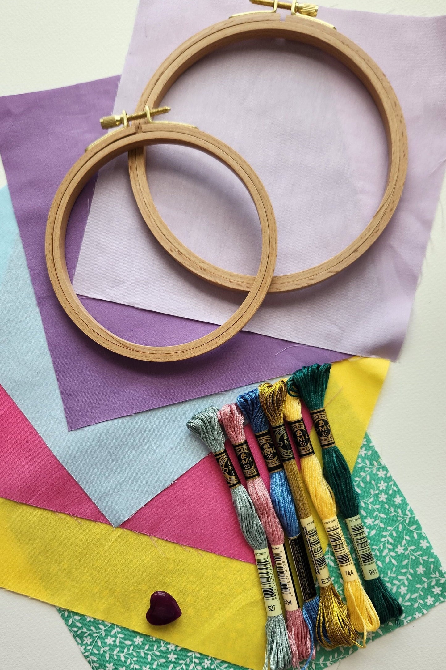 Candy Colors: Fabric and thread bundle with 2 beechwood hoops and a needle minder