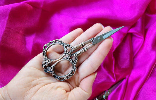 Floral embroidery scissors